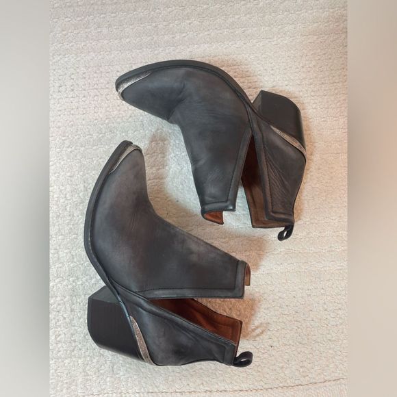 Jeffrey Campbell Cromwell Boot black distressed leather ankle bootie size 6.5 - Picture 4 of 10